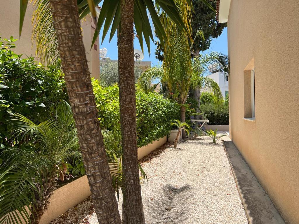 Casa Del Sol Townhouse In Iris Village Paphos Extérieur photo