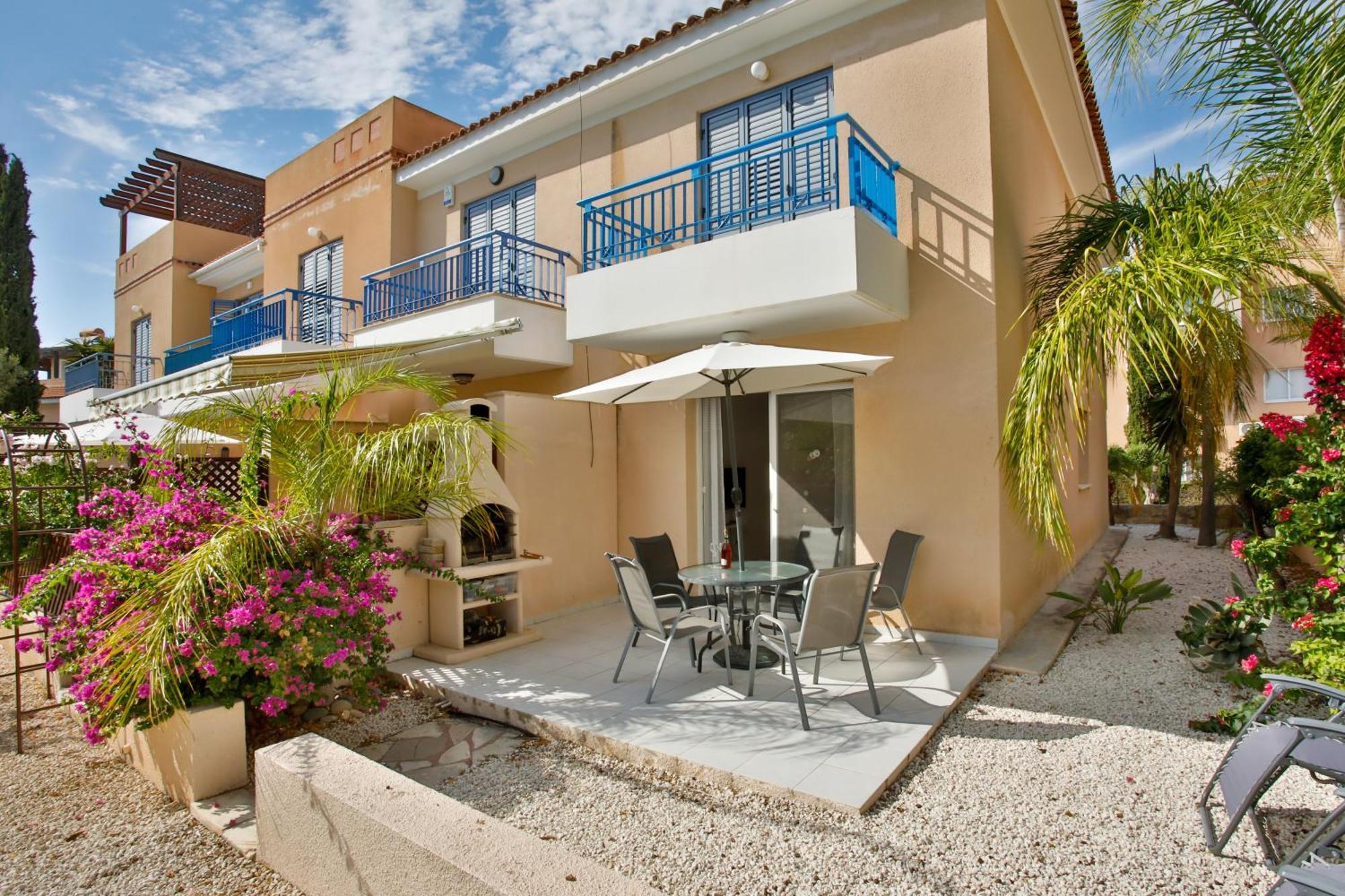 Casa Del Sol Townhouse In Iris Village Paphos Extérieur photo