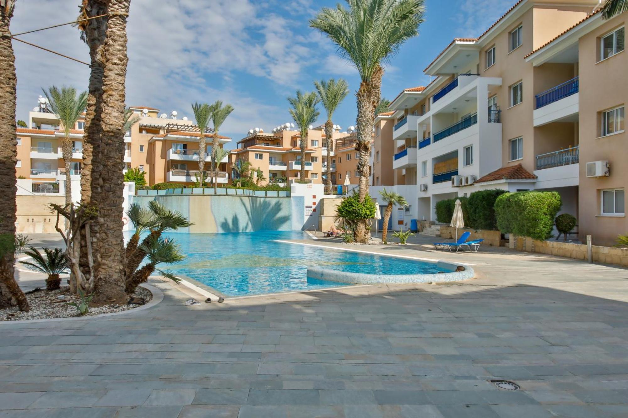 Casa Del Sol Townhouse In Iris Village Paphos Extérieur photo