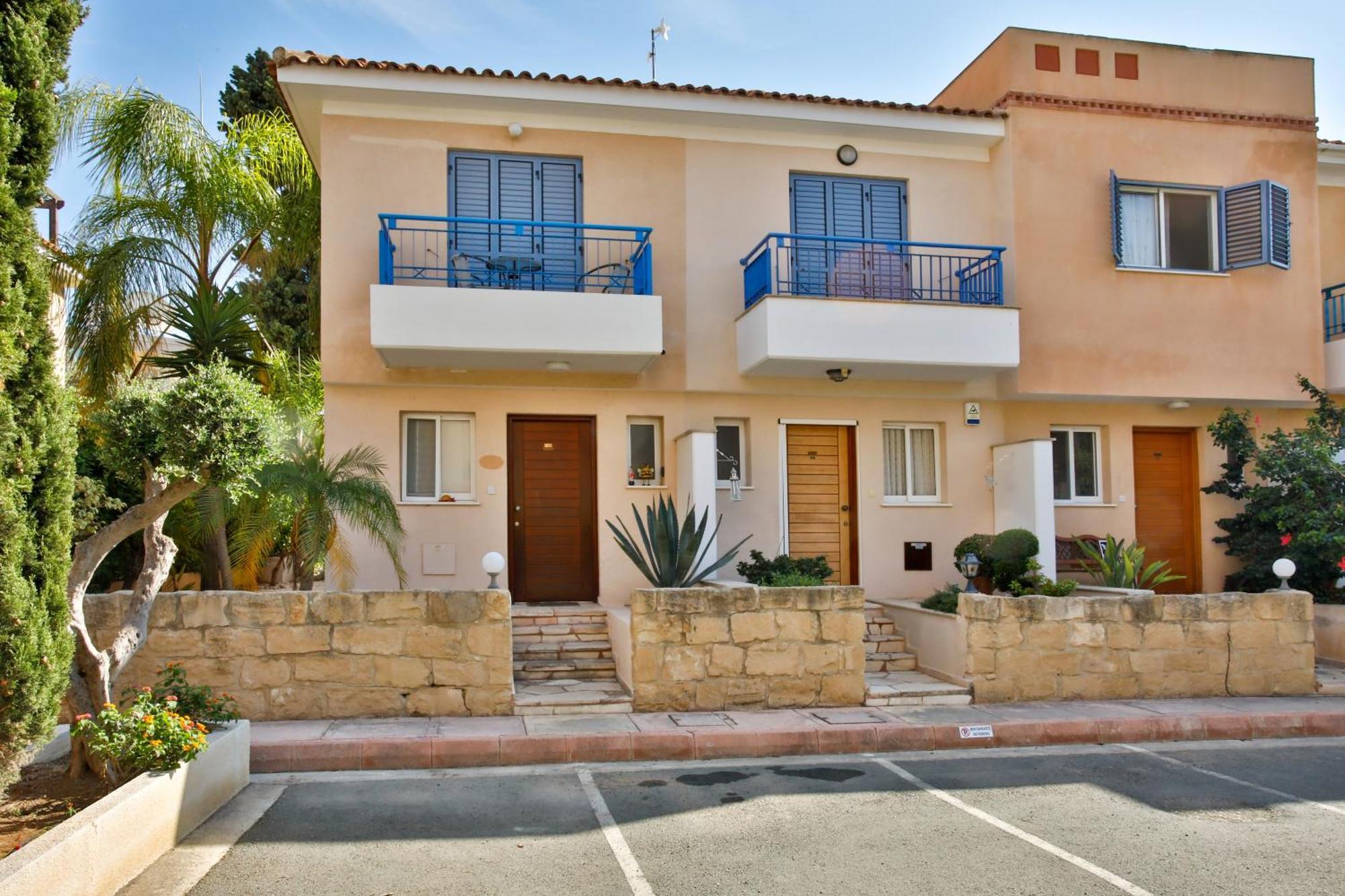 Casa Del Sol Townhouse In Iris Village Paphos Extérieur photo