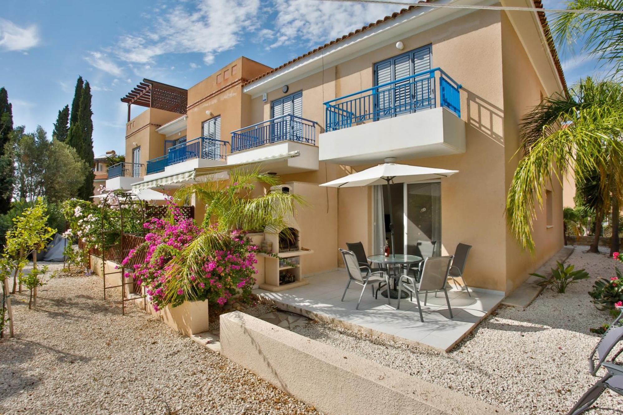 Casa Del Sol Townhouse In Iris Village Paphos Extérieur photo