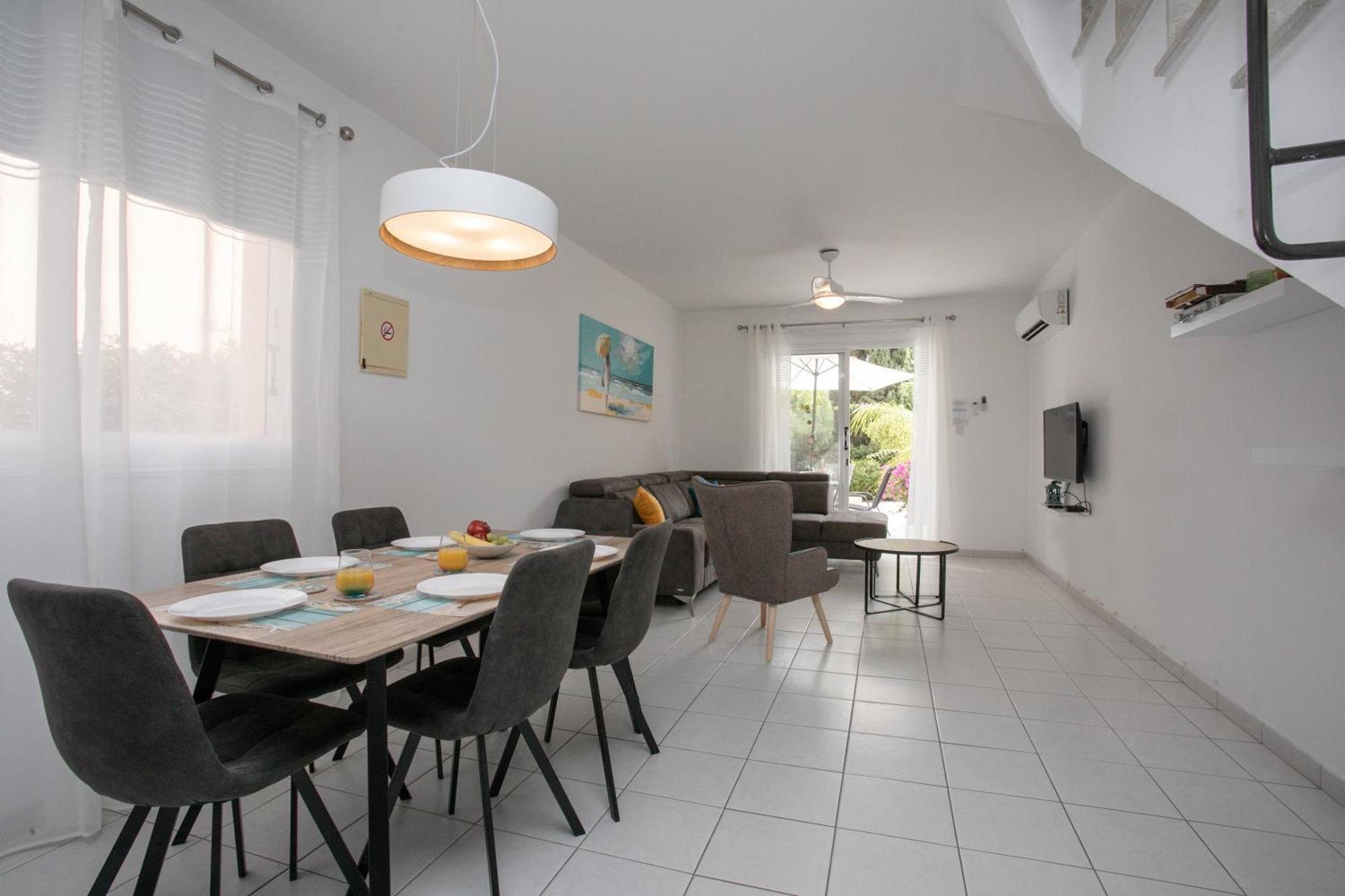 Casa Del Sol Townhouse In Iris Village Paphos Extérieur photo