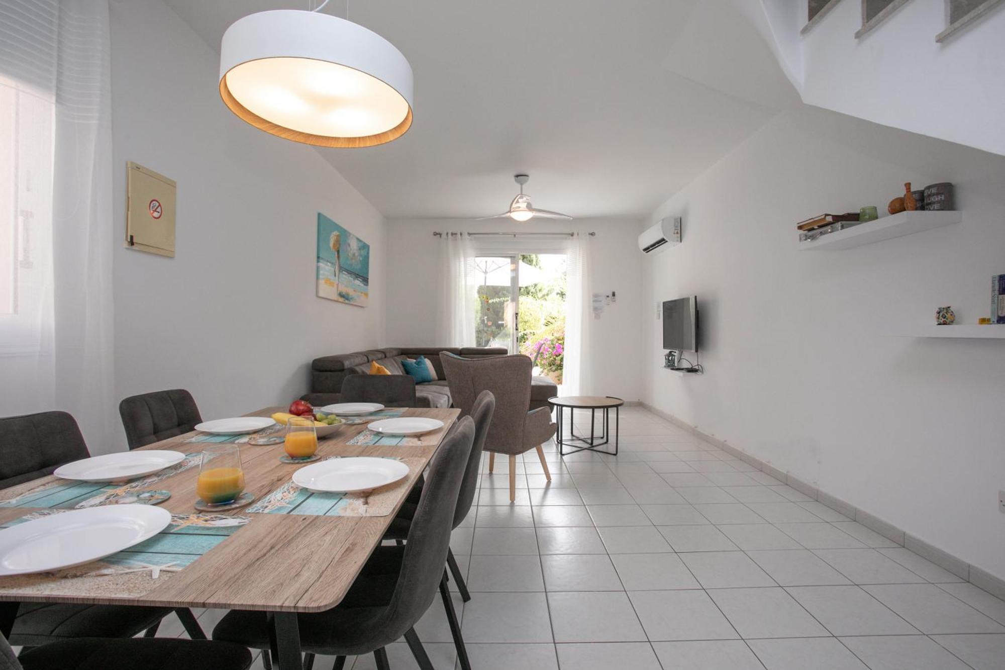 Casa Del Sol Townhouse In Iris Village Paphos Extérieur photo