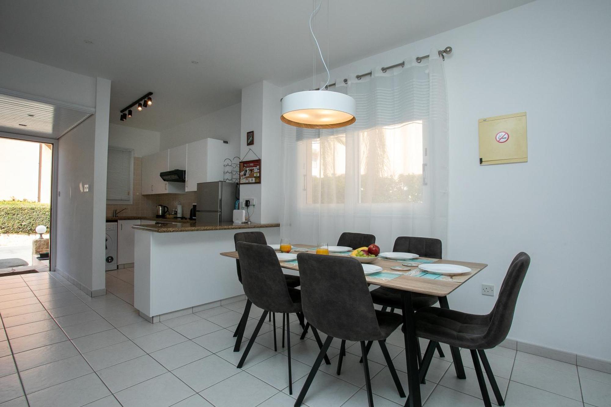Casa Del Sol Townhouse In Iris Village Paphos Extérieur photo